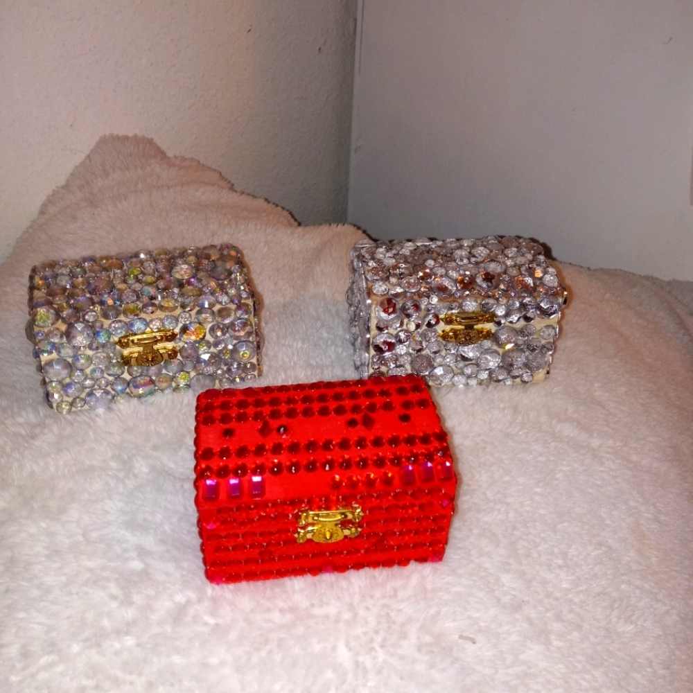 Mini rhinestone jewelry boxes